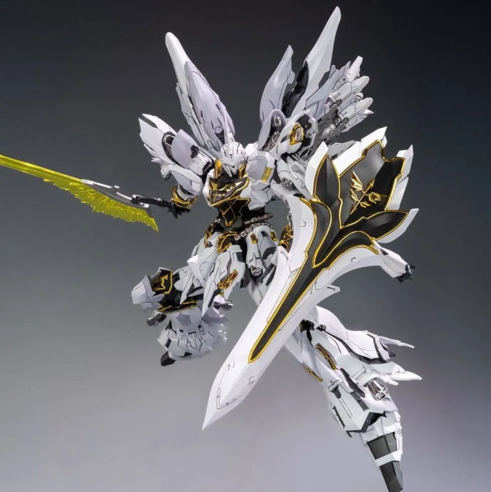 1/100 Crimson Drei (White Wolf Version)