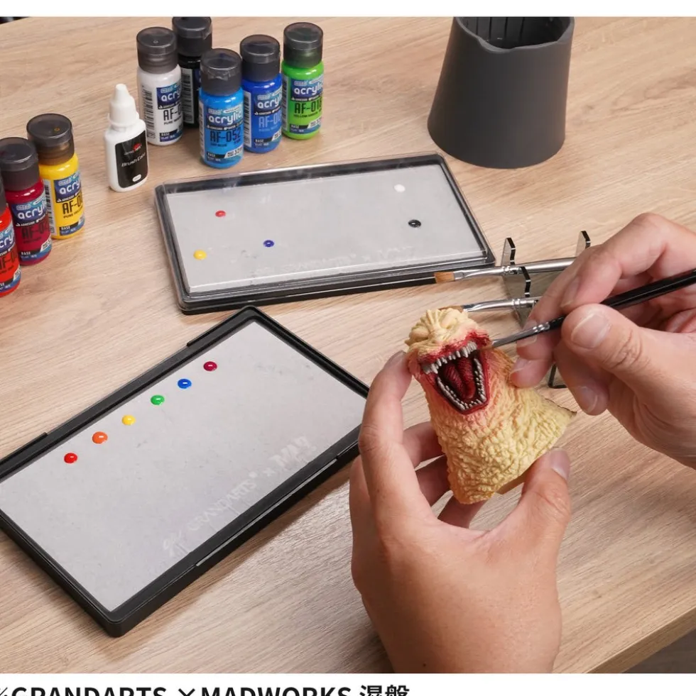 GrandArts x Madworks Wet Palette