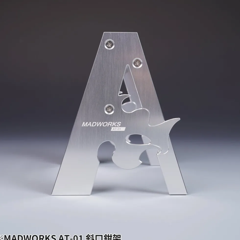 Mad Nippers Stand - AT-01 Silver
