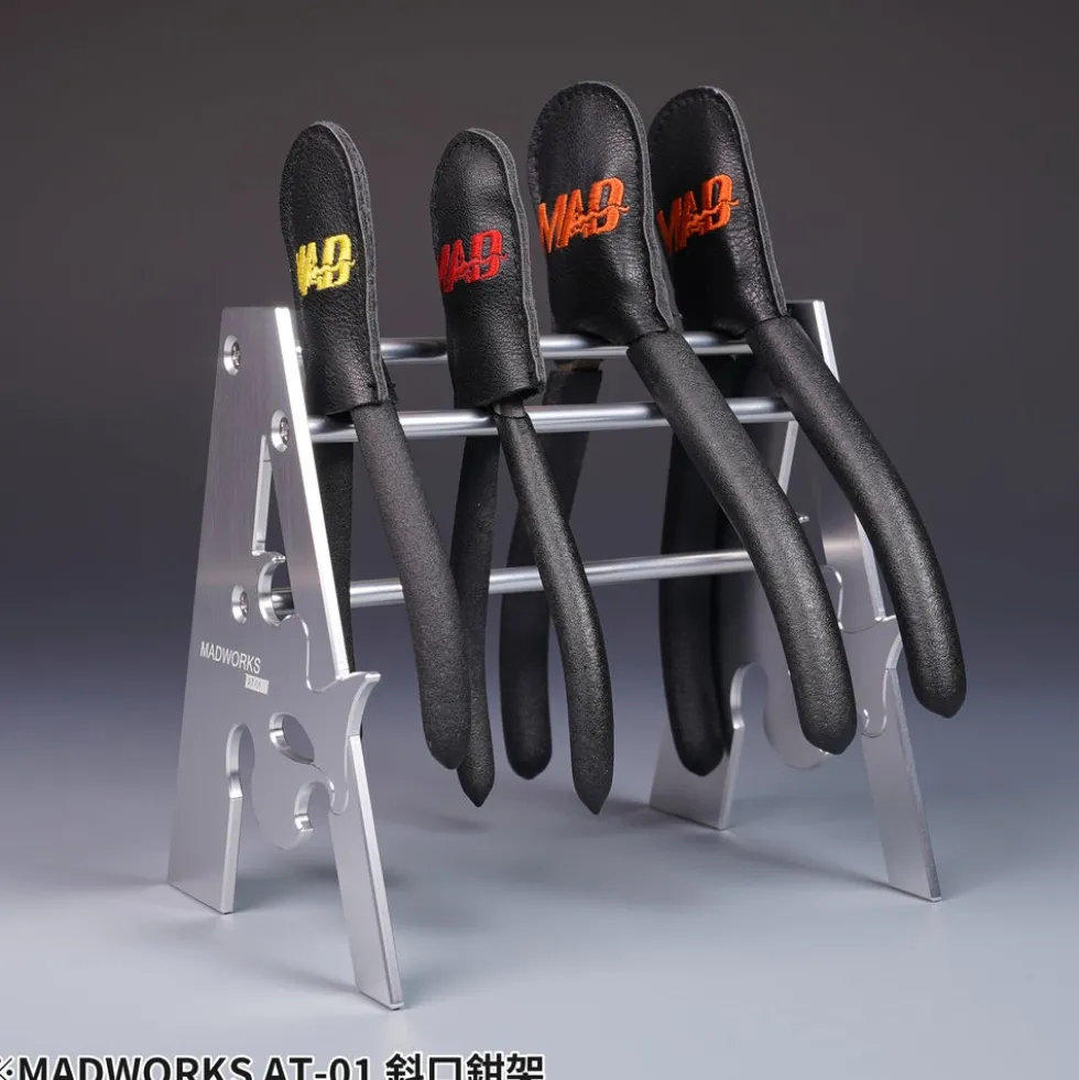 Mad Nippers Stand - AT-01 Silver
