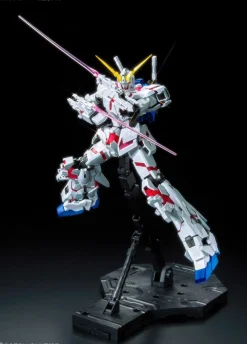 MG RX-0 Unicorn Gundam (Red or Green Twin Frame Edition) (Titanium Finish)
