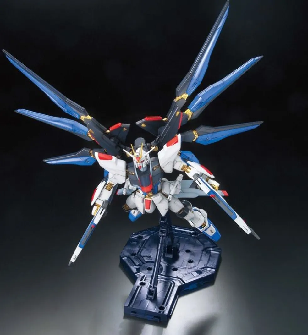 MG ZGMF-X20A Strike Freedom Gundam Full Burst Mode