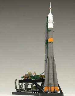 Moderoid Soyuz Rocket & Transport Train