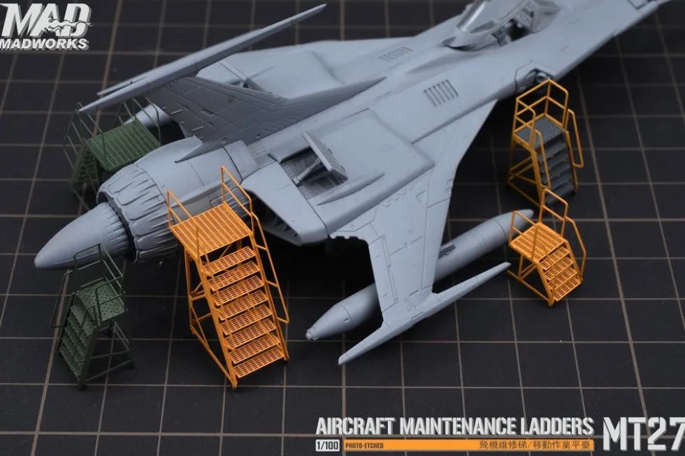 MT-27 Maintenance Ladder 2 (1/100)