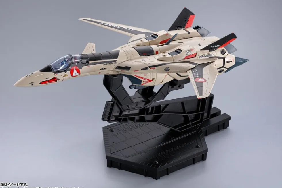 YF-19 Excalibur (Isamu Dyson) - DX Chogokin